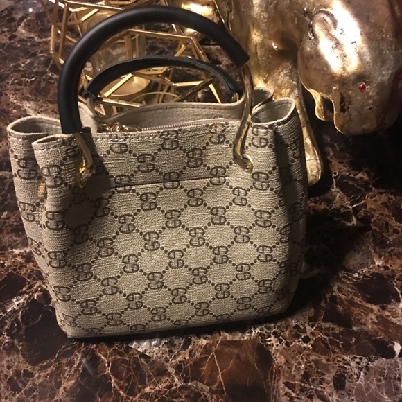 Handbag - Picture 2 of 3